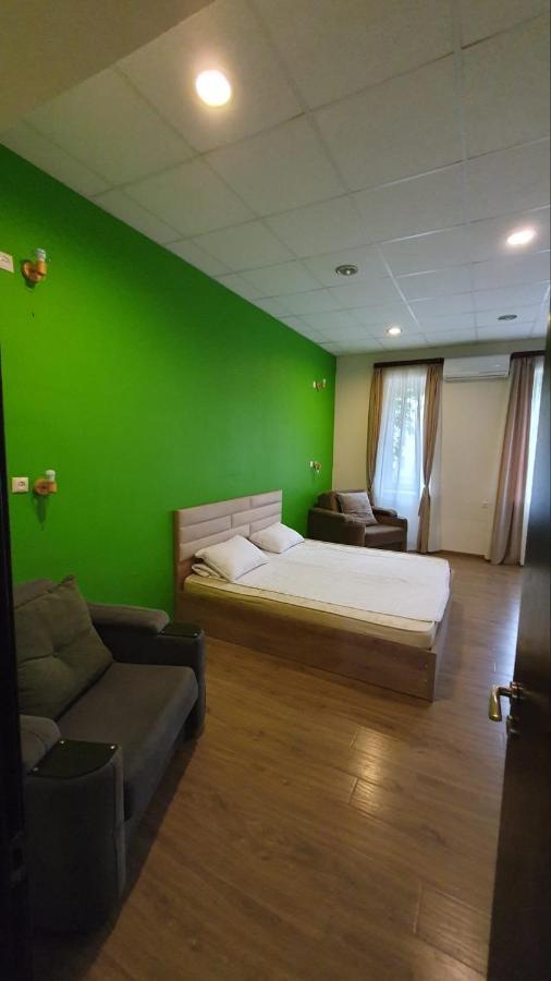 Your Home Hotel Tiflis Exterior foto