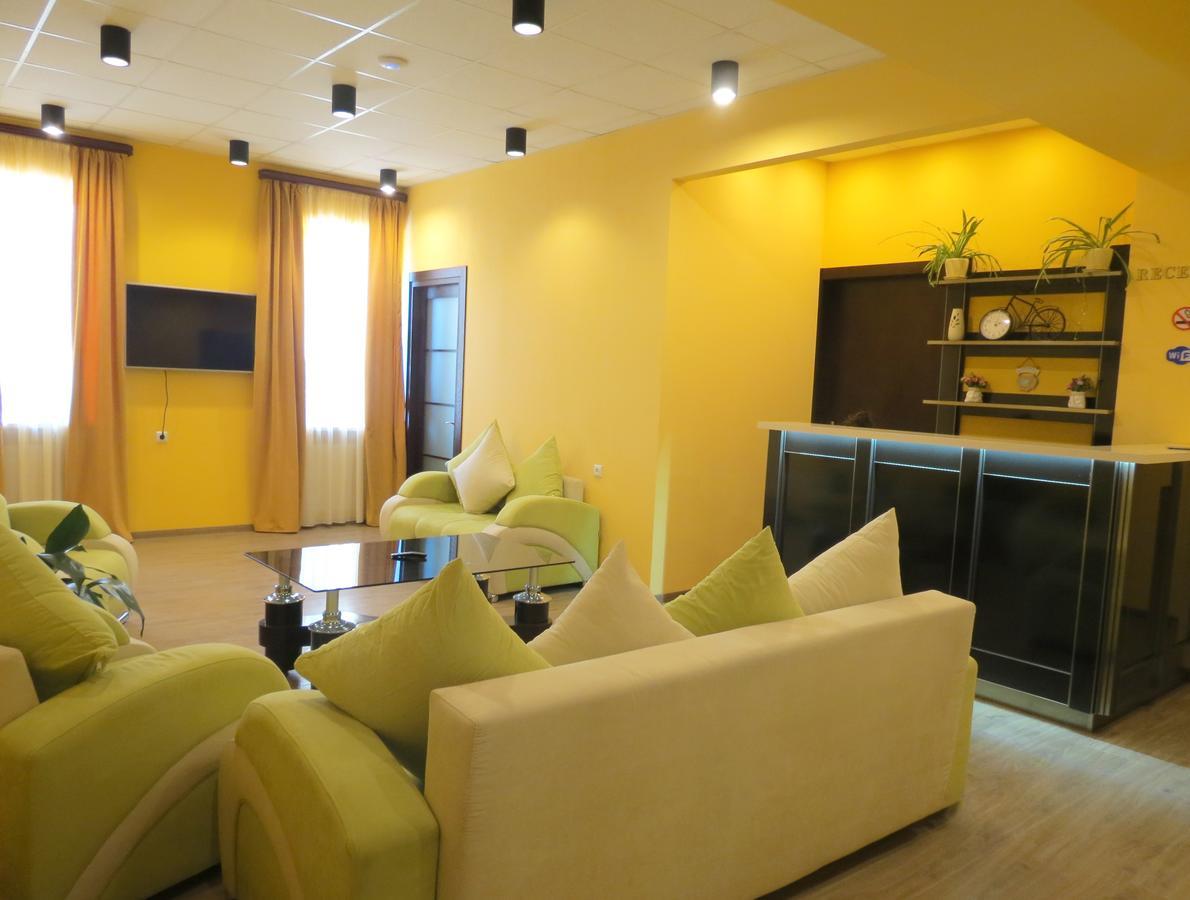 Your Home Hotel Tiflis Exterior foto